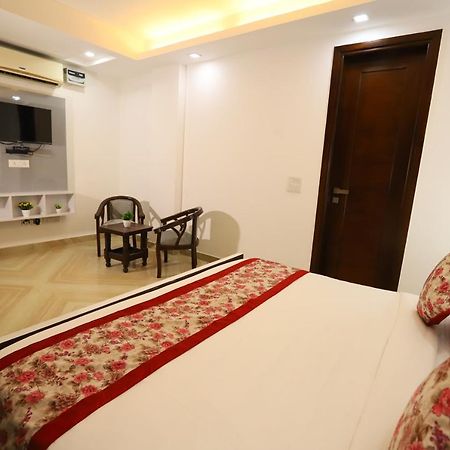 Hotel Nature View Green Park Metro Couple Friendly 뉴델리 외부 사진